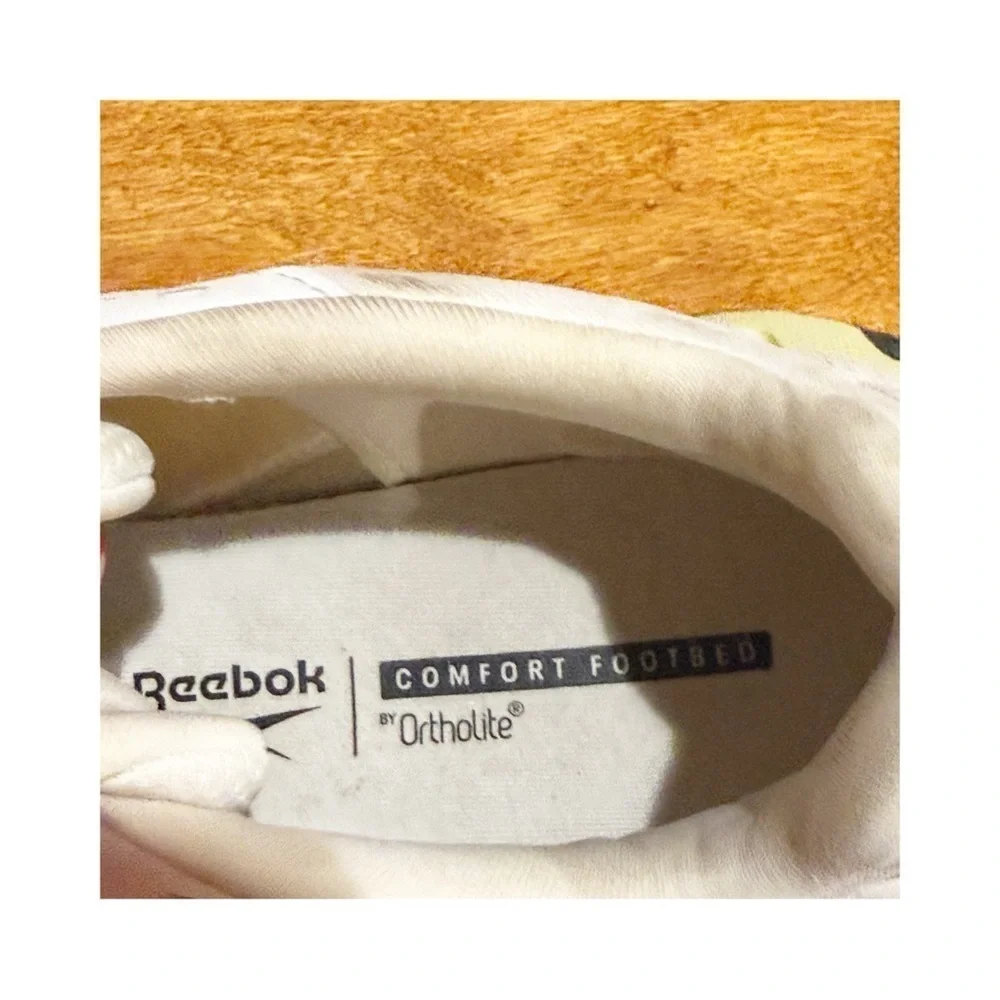 Womens Reebok Zig Dynamica Sneaker Chalk Gum Size 9 shoes